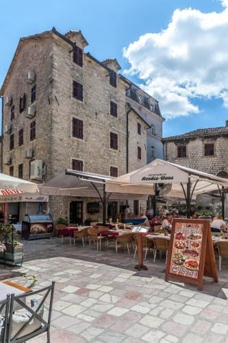 Hotel Rendez Vous — hotel in Kotor