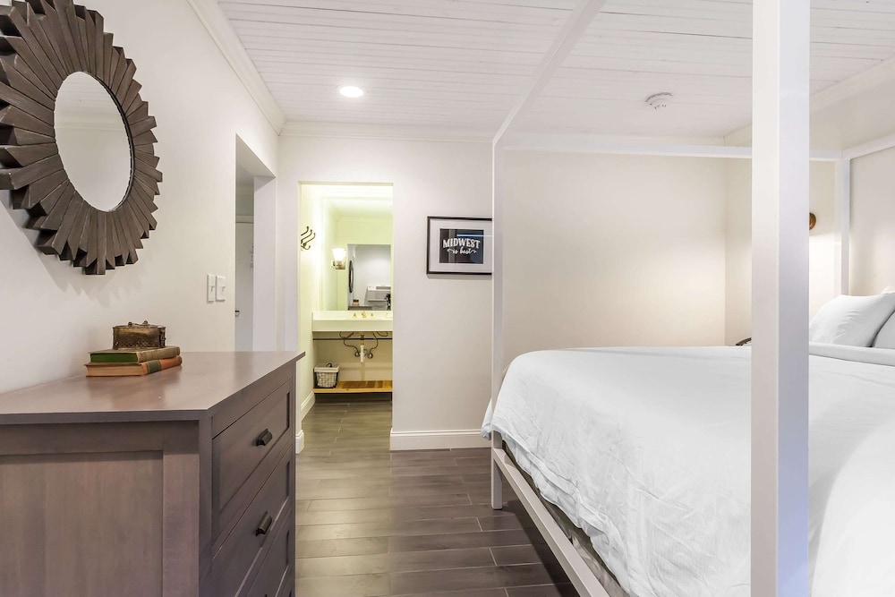 The Aurora Inn - photo 35