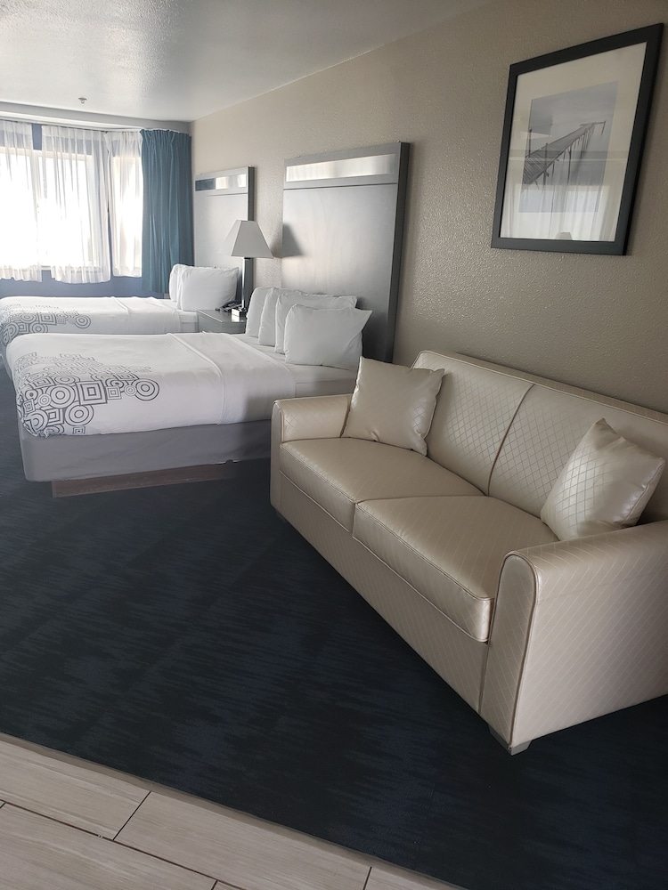 Anchor Beach Inn - photo 21