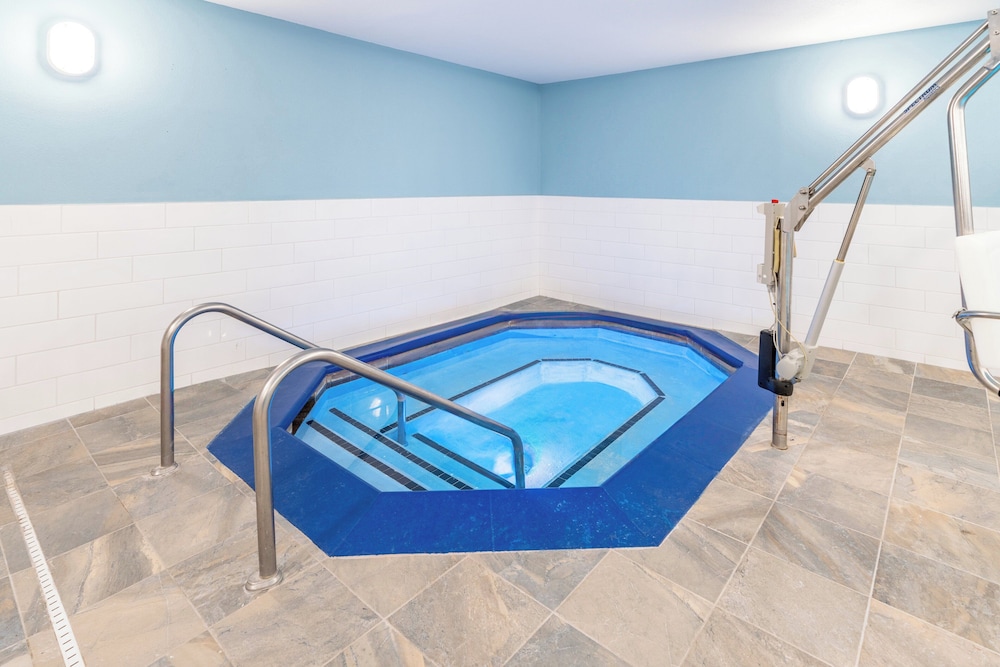 Holiday Inn Express Hotel & Suites Cheyenne by IHG - photo 30