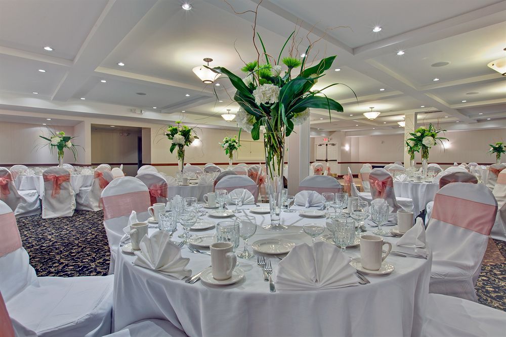 Holiday Inn Burlington - photo 3