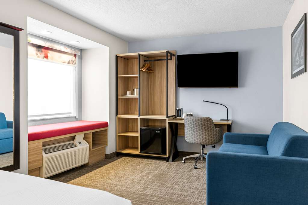 Best Western Buffalo Inn Suites - photo 31