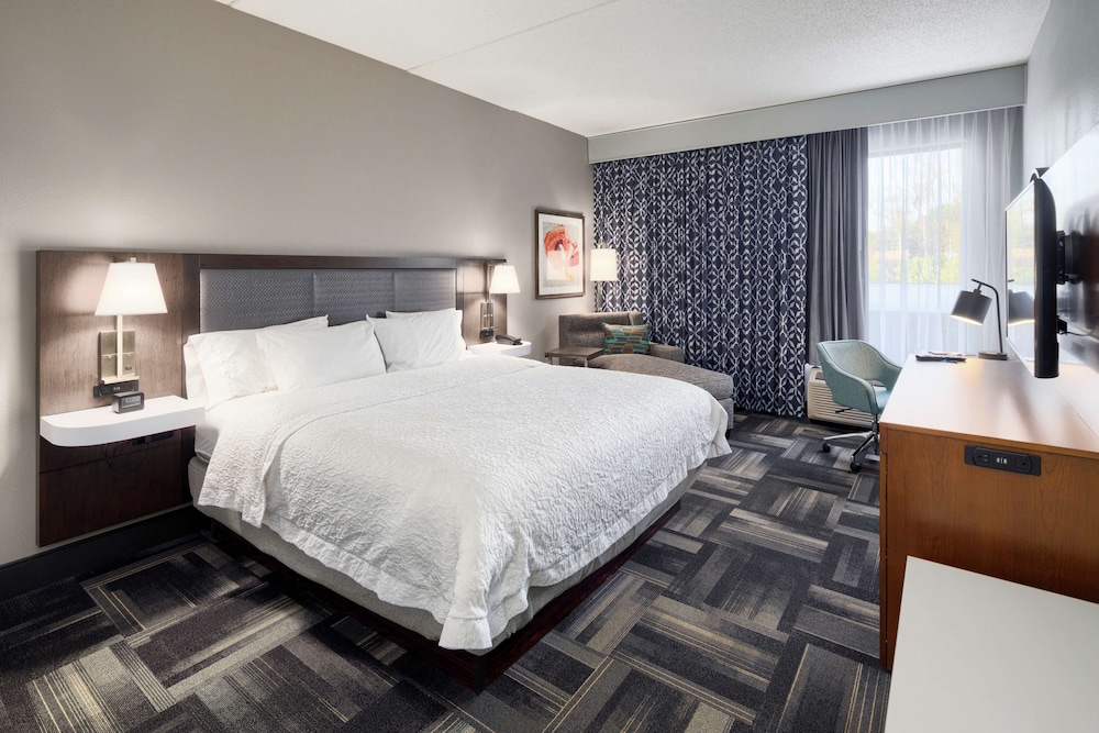 Hampton Inn Louisville Northeast - photo 12