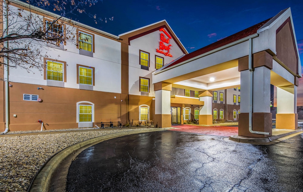 Econo Lodge Inn & Suites - photo 43