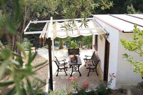 Private chalet MI DUSHI with OPTIONAL private jacuzzi — 4-Star Luxury Hotel in Tolox, Spain