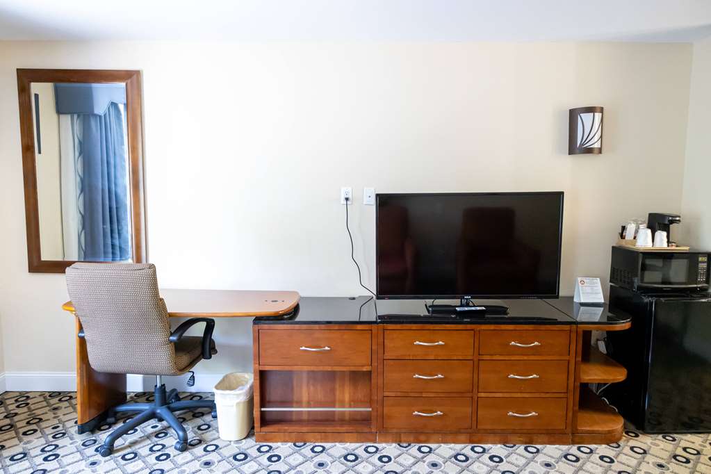 Days Inn By Wyndham College Park Atlanta Airport South - photo 36