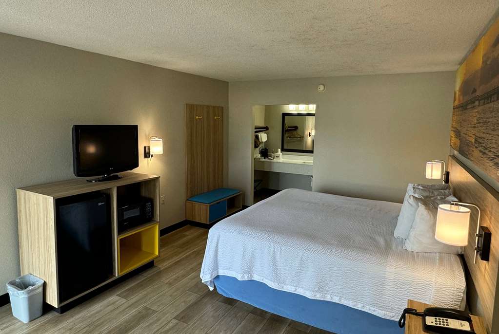 Days Inn by Wyndham Crystal River - photo 14