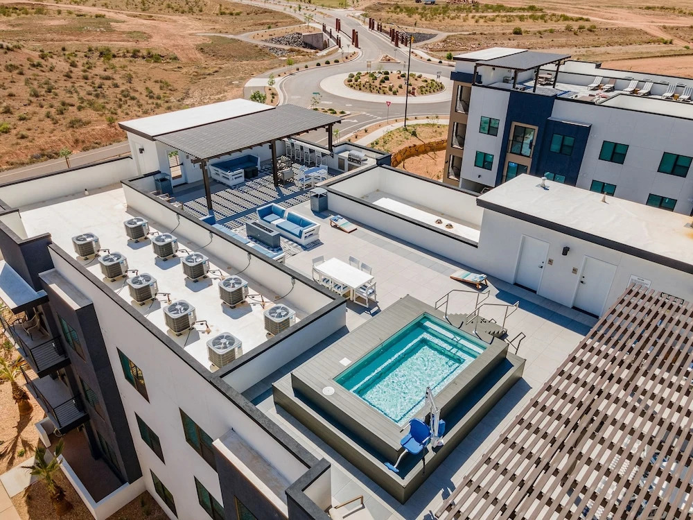Hummingbird Retreat condo — 4-Star Luxury Hotel in Saint George, United States