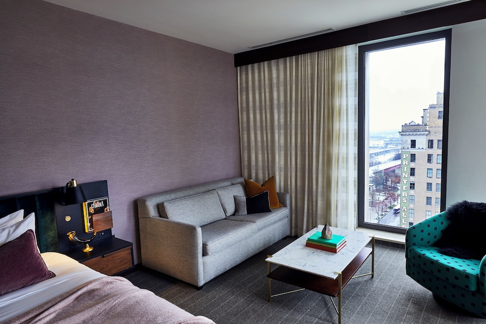Fairlane Hotel - photo 12