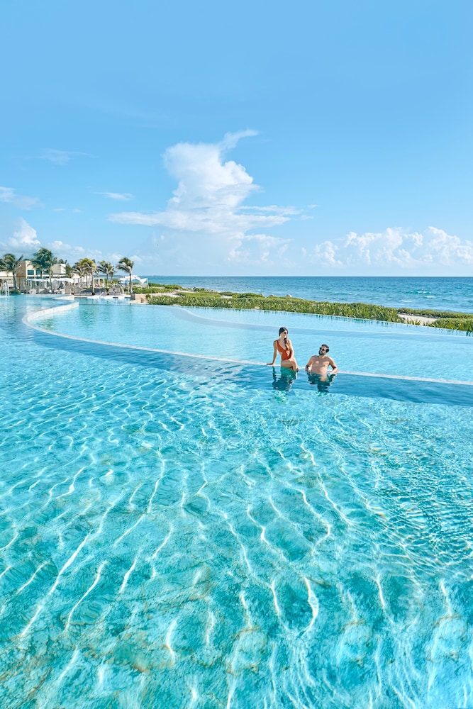 Infinity pool