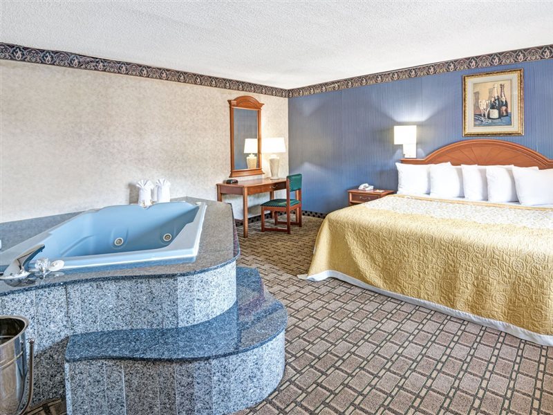 Days Inn and Conference Center By Wyndham Branford New Haven — hotel in Branford