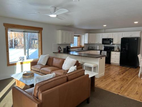 Large Modern Driggs Home with Game Room And Jacuzzi — 4-Star Luxury Hotel in Driggs, United States