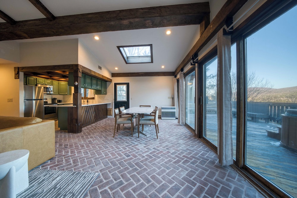The Haüs Windham Spacious Suites Hot Tub Mountain Views - photo 61
