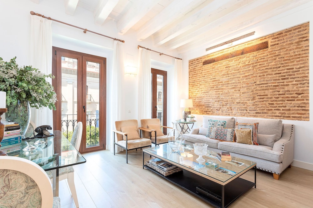 Genteel Home Julio César — 4-Star Luxury Hotel in Sevilla, Spain