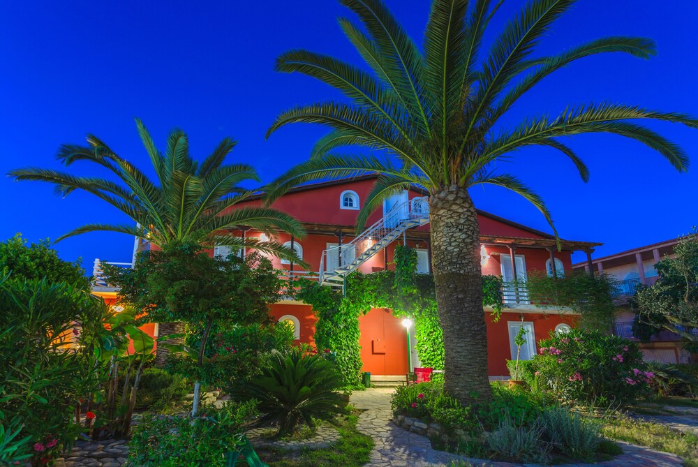 Tropical Studios - carbon neutral hotel in Zakynthos