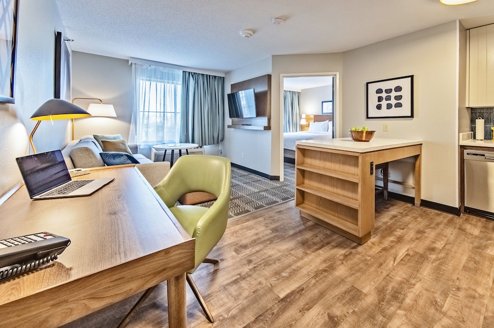 Staybridge Suites Cedar Rapids North by IHG - photo 16