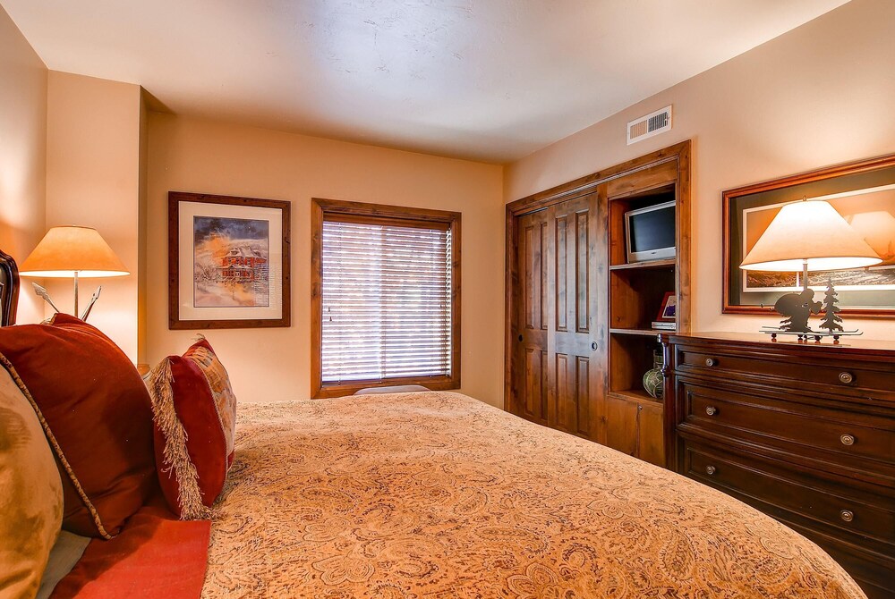 Park Station Condominium Hotel - photo 18