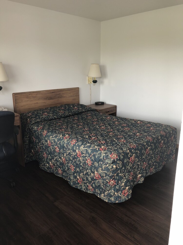 Neva Jean Motel - photo 9