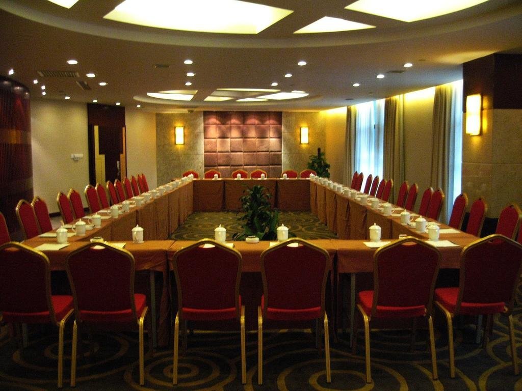 Huayu International Hotel — 4-Star Luxury Hotel in Xiangtan, People's Republic of China