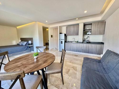 Central Apartment steps from 5th Avenue — 4-Star Luxury Hotel in Playa Del Carmen, Mexico