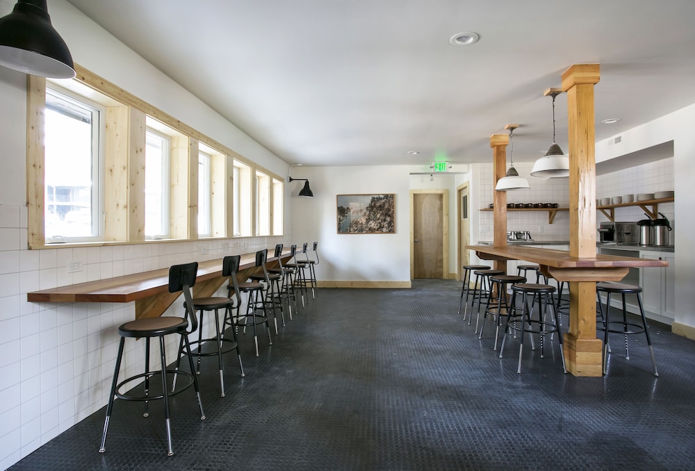 The Coachman Hotel - photo 97