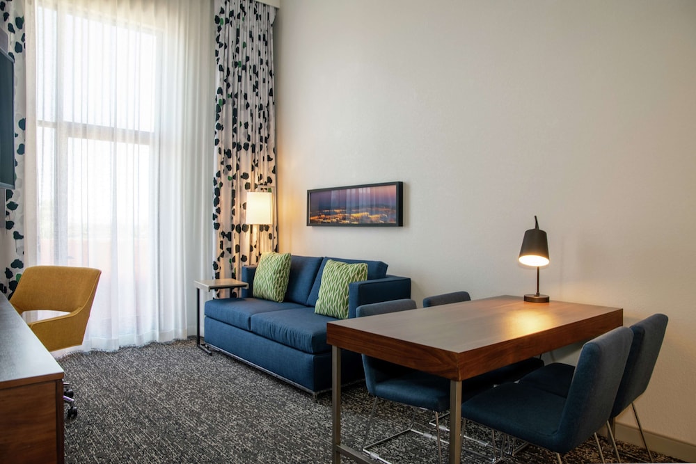Hampton Inn & Suites Los Angeles Sherman Oaks - photo 24