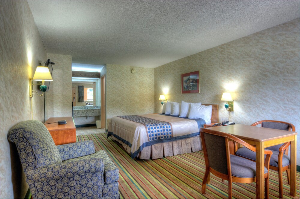 Red Roof Inn & Suites Athens AL - photo 10