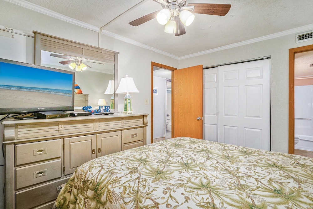 0402 Waters Edge Resort condo - photo 5