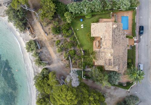 Villa Es Pinaro Beach Front — 4-Star Luxury Hotel in Son Servera, Spain