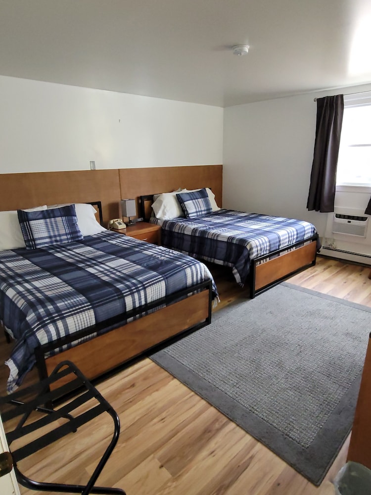 West Bethel Motel - photo 8