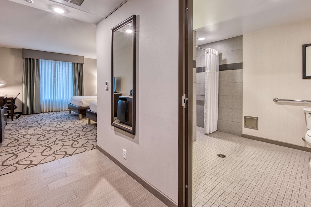 Hilton Garden Inn Irvine Orange County Airport - photo 16