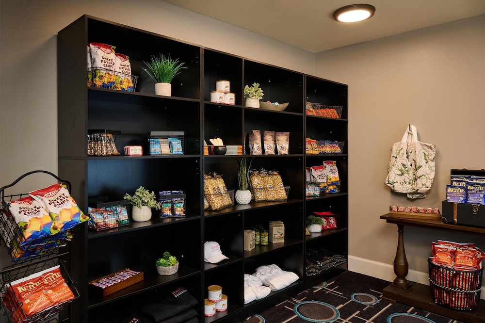 Juniper Hotel Cupertino Curio Collection by Hilton - photo 28