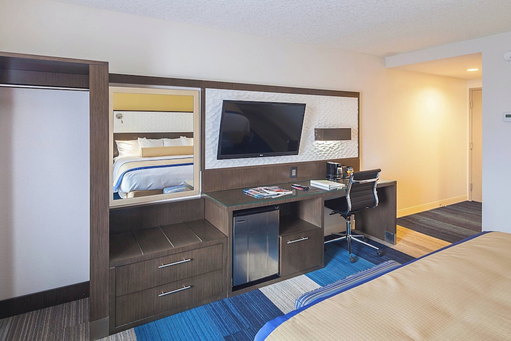 Southbank Hotel by Marriott Jacksonville Riverwalk - photo 12