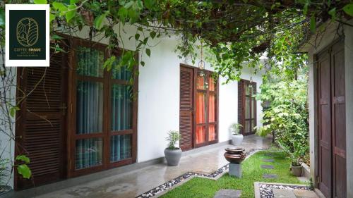 Coffee Shade - carbon neutral hotel in Weligama