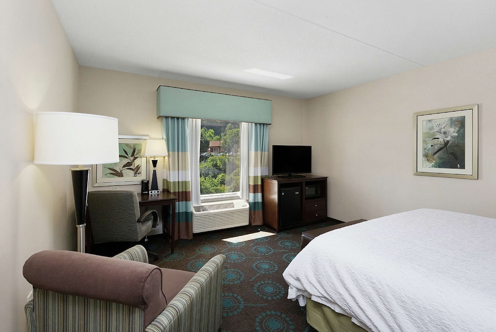 Hampton Inn Pittsburgh Bridgeville - photo 19