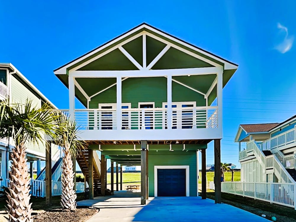Pointe of View by Ryson Vacation Rentals — 4-Star Luxury Hotel in Galveston, United States