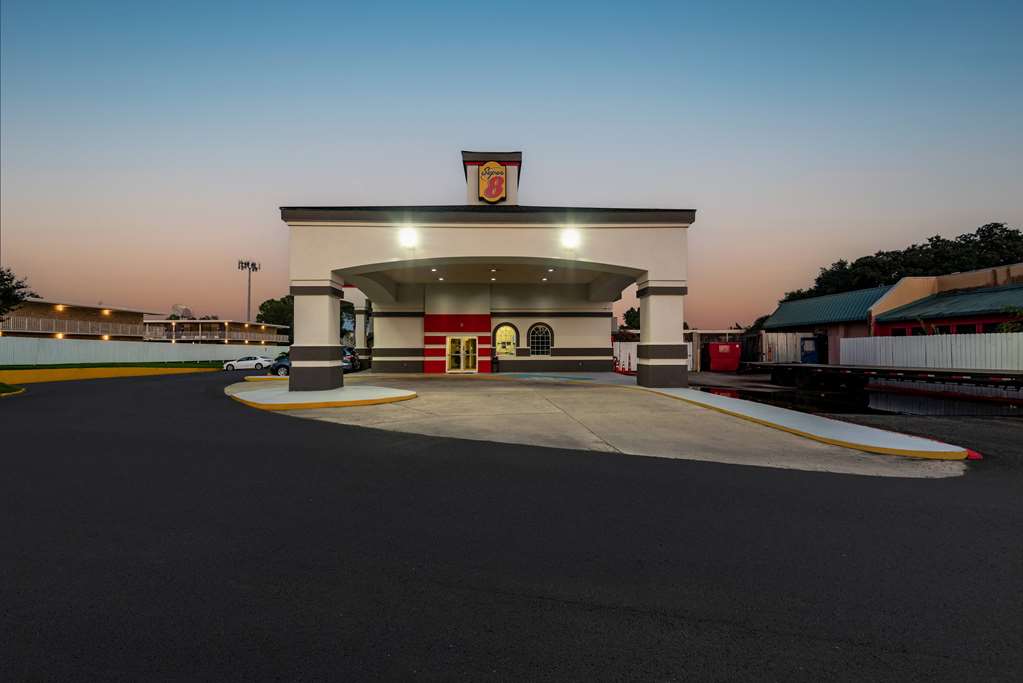 Super 8 by Wyndham Baton Rouge I 10 - photo 6