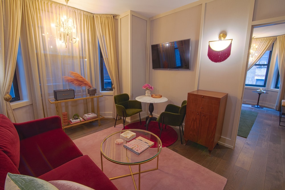 The Evelyn Hotel - photo 17