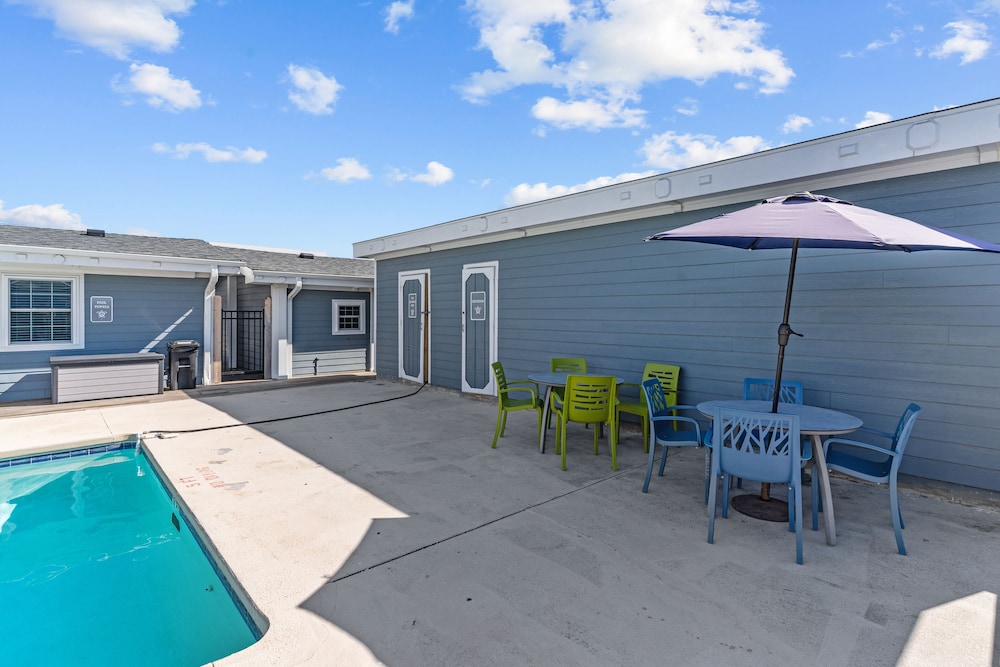 Loggerhead Inn and Suites - photo 97