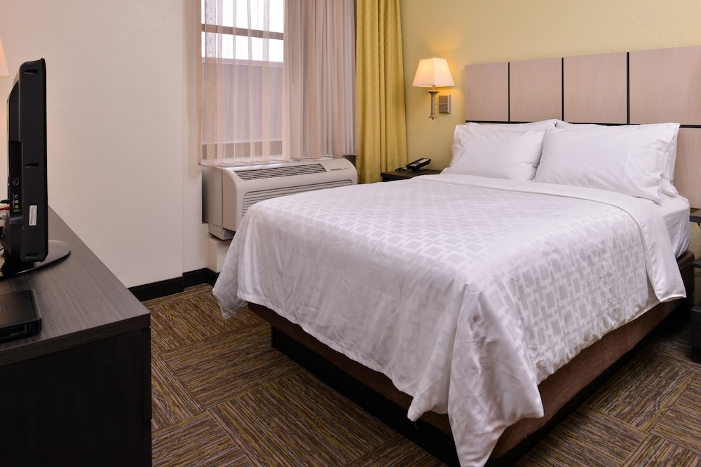 Candlewood Suites Terre Haute by IHG - photo 6