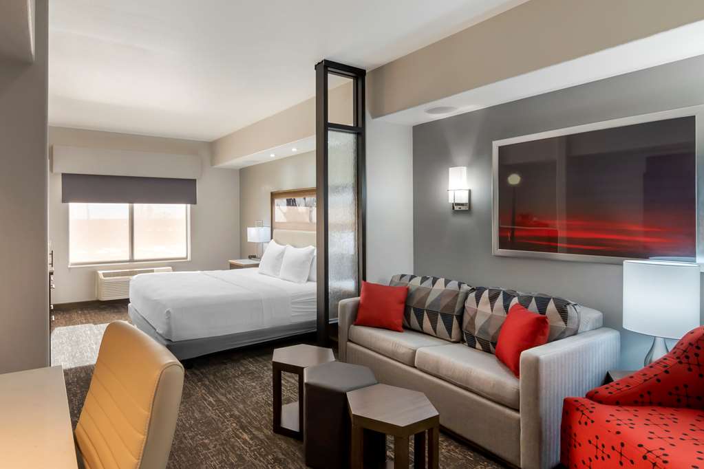 Best Western Premier Liberty Inn Suites - photo 17