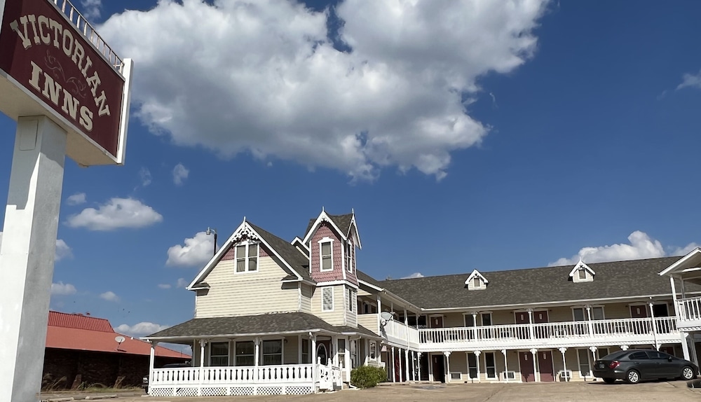 Victorian Inn - photo 11