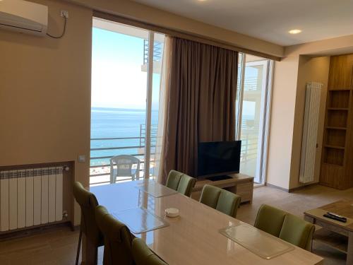 Gonio N904 Beachfront Panorama