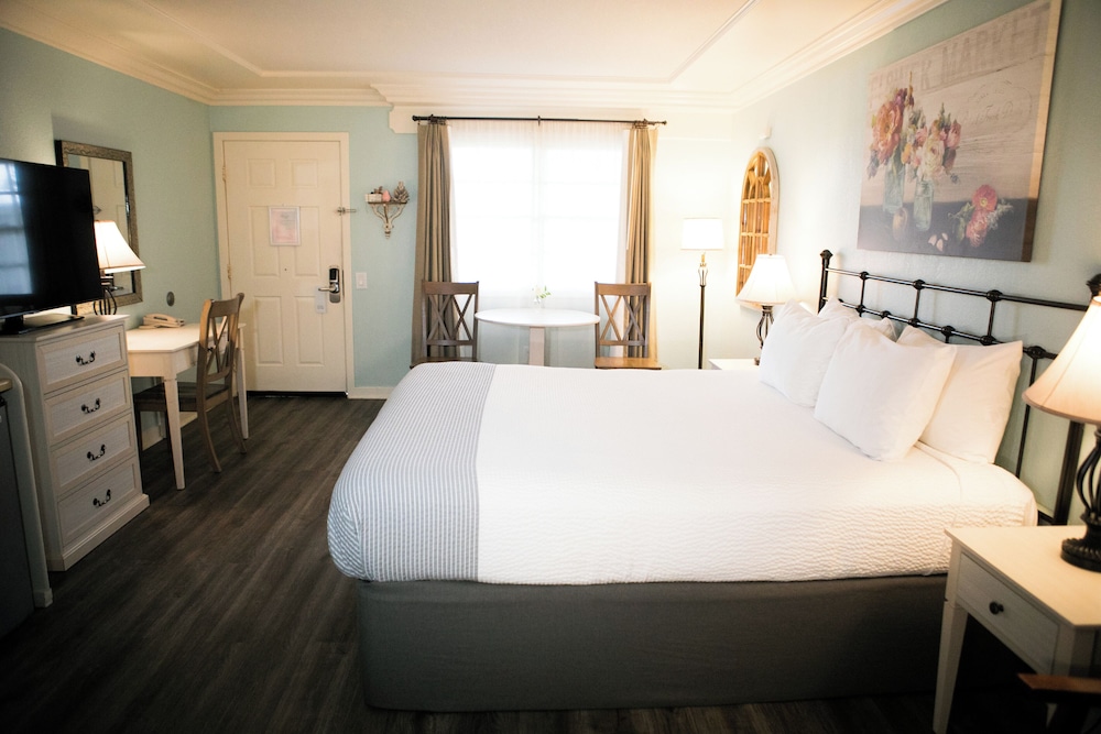 Sea Otter Inn - photo 16