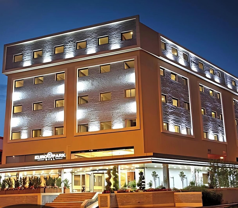 Euro Park Otel — 5-Star Luxury Hotel in Istanbul, Turkey