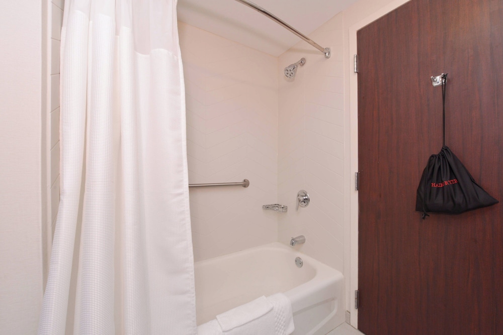 Fairfield by Marriott Inn & Suites Pittsburgh New Stanton - photo 13