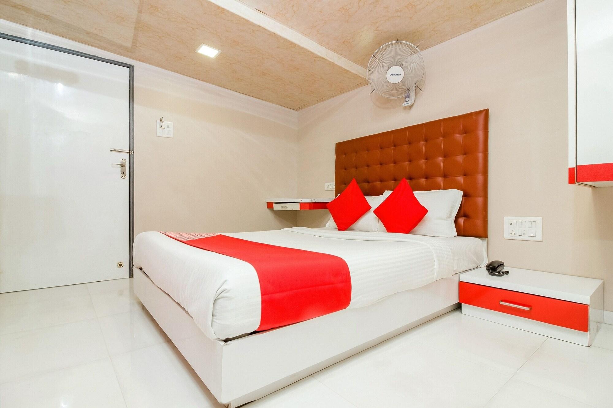 Oyo 7407 Hotel Blue Sea