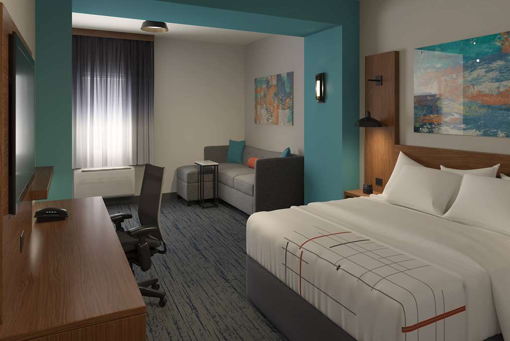 La Quinta Inn & Suites by Wyndham San Antonio at the RIM - photo 12