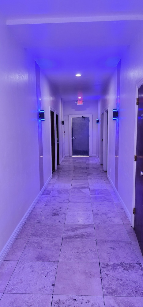 B&J Hotel and Apartment - photo 57