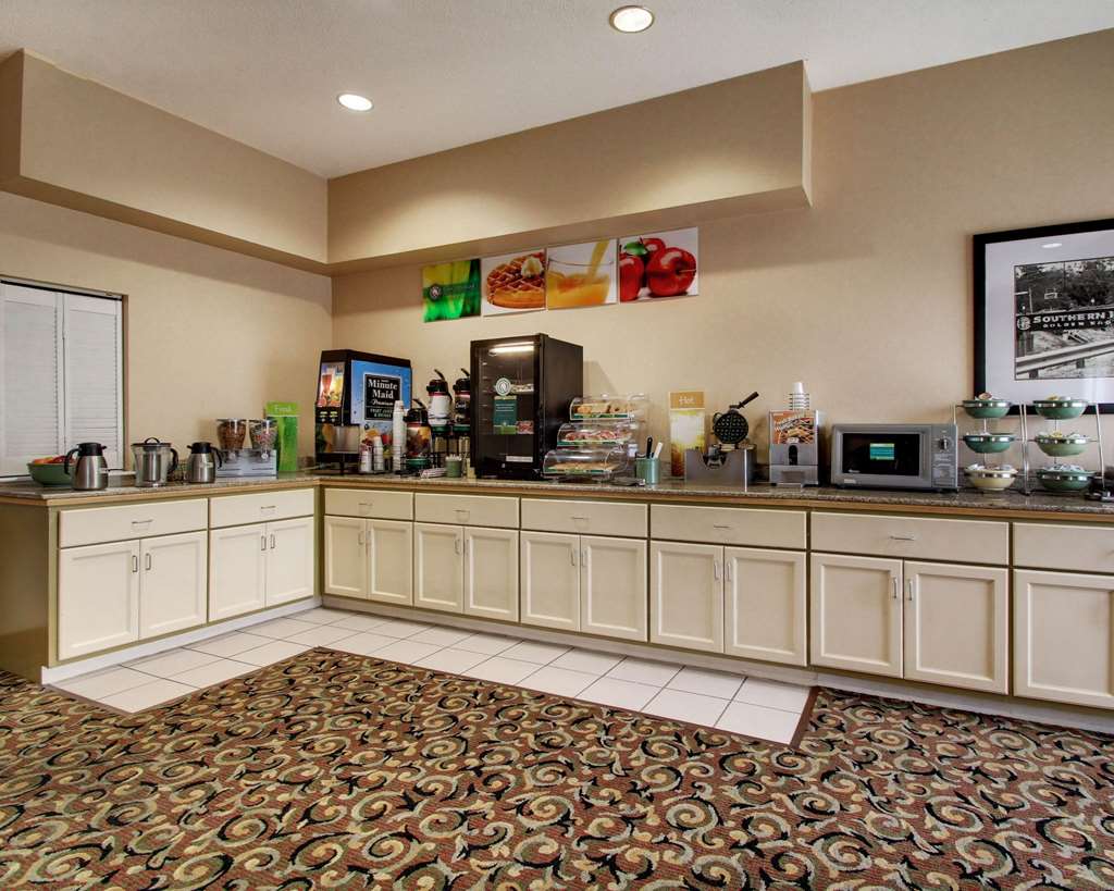 Quality Inn & Suites Hattiesburg North - photo 33